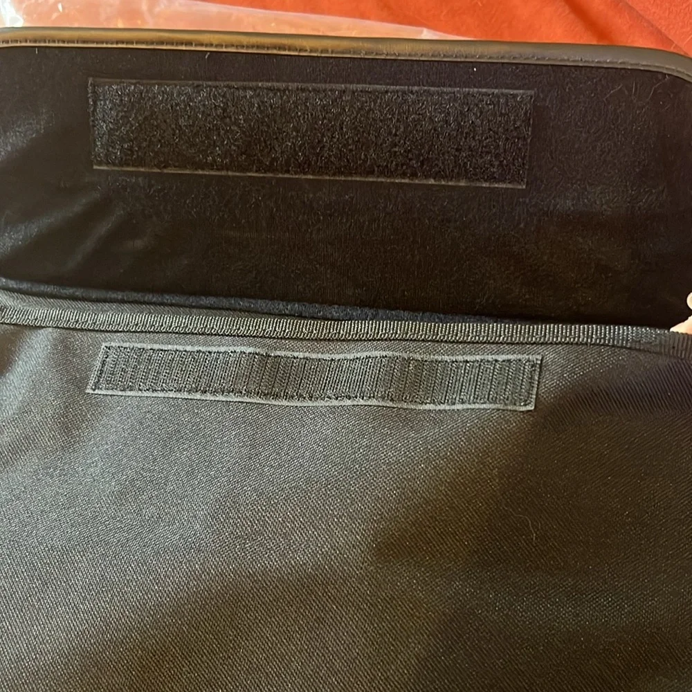 COPY - NWOT Black canvas Targus laptop bag/briefcase.
